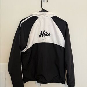 Nike Women’s Lightweight Zipper Jacket – Black & White, Size Medium